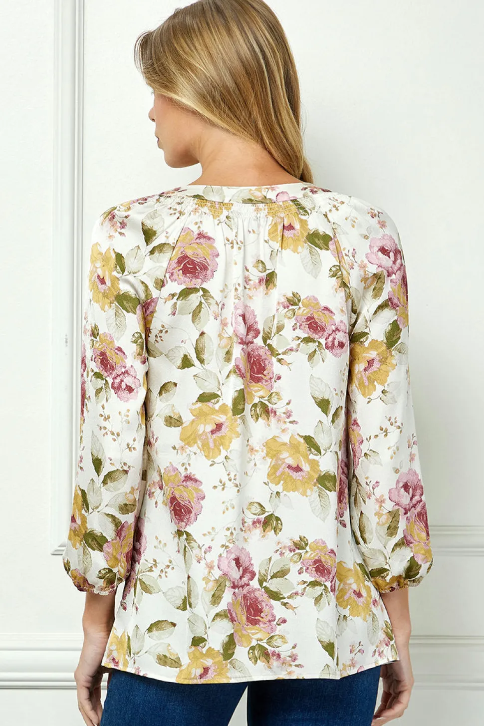 3/4 Elastic Cuff Sleeve Mandarin Collar Popover Blouse in Cream