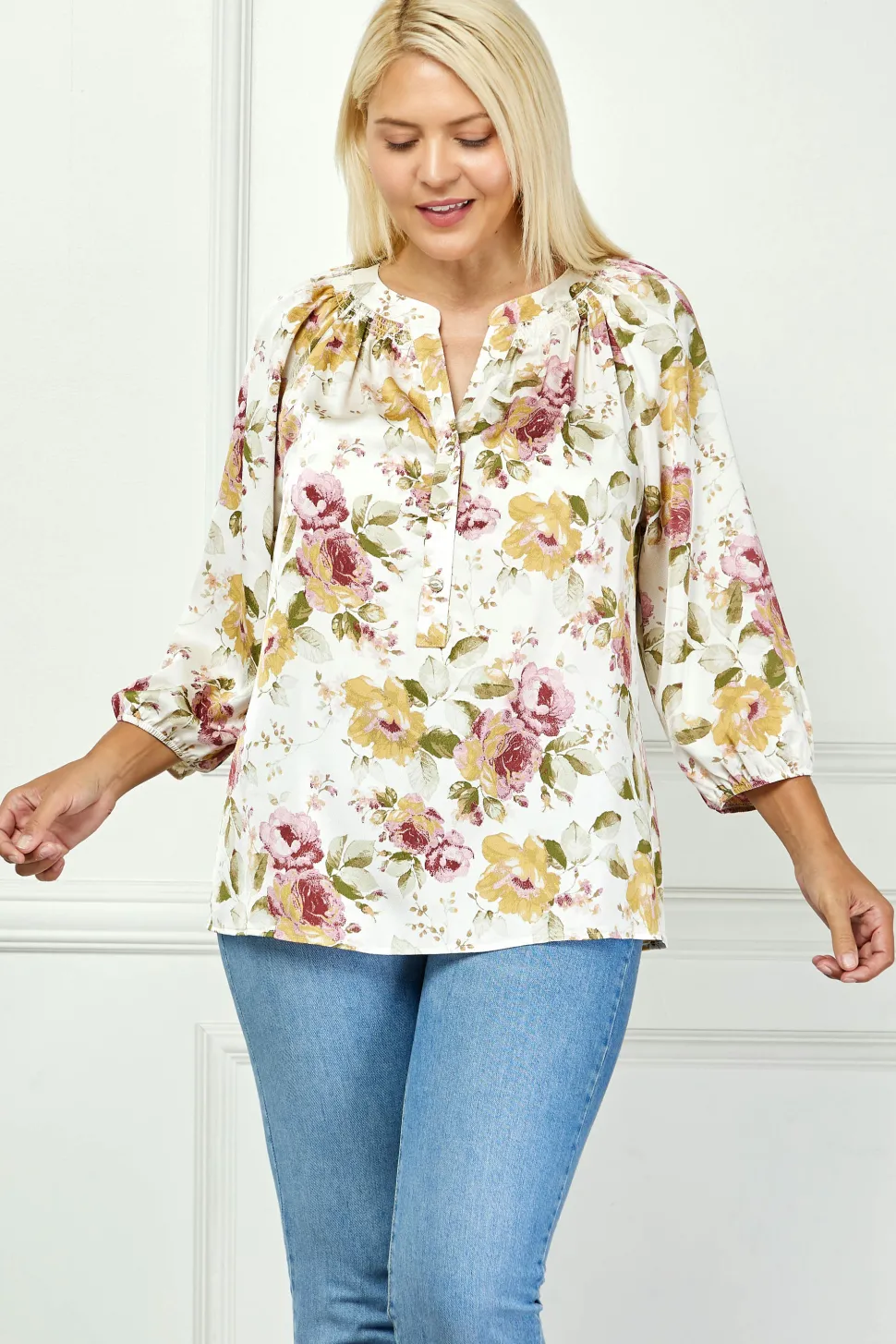 3/4 Elastic Cuff Sleeve Mandarin Collar Popover Blouse in Cream - Plus