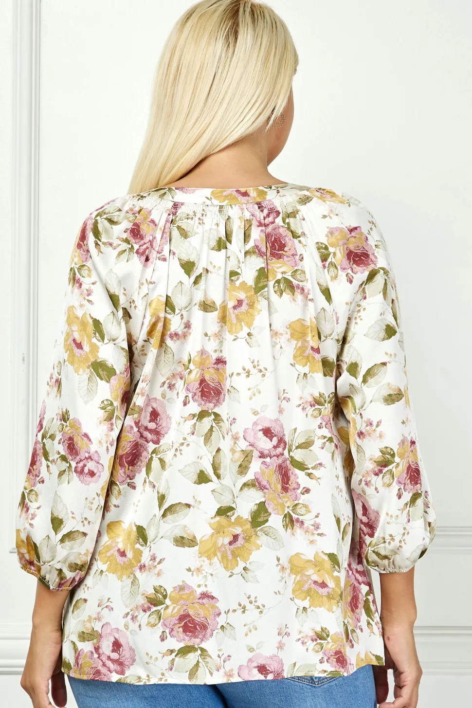 3/4 Elastic Cuff Sleeve Mandarin Collar Popover Blouse in Cream - Plus
